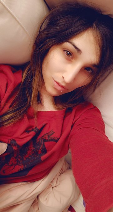 Just wokeeee up morn....... oh my gawd its 6pm T.T https://t.co/DNPiRFqlWn<a href="/tag/thighland"class="tags"><span>#thighland</span></a>