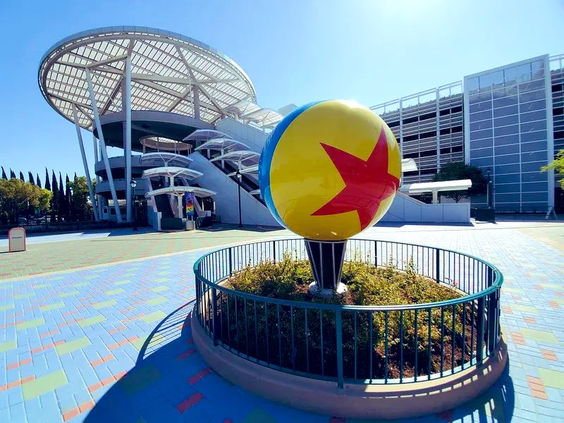 For those who are attending the reopening up of #Disneyland on April 30th as parking structure will be reopening up at 6am. Disney said that the tram service will not be in use for social distancing. Will be asked for theme park tickets & reservations. #DisneyParks @DisneyParks https://t.co/n27bo8pBwN