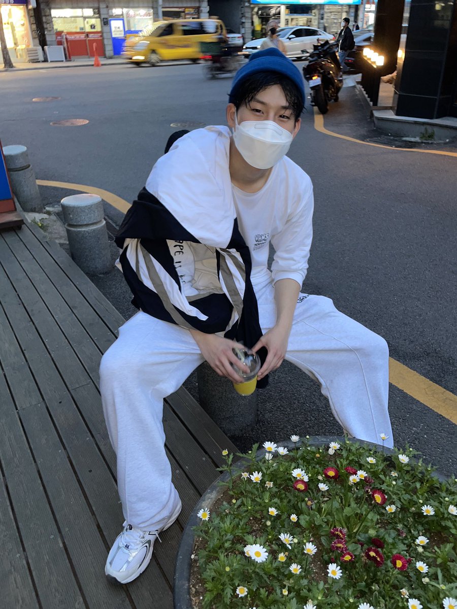 주헌은 멋있어 아니야 귀여워 #민혁