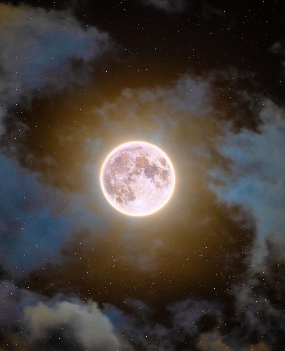Planoinforma's tweet photo. ¿La viste? AL Superluna rosa de abril: conoce el origen, significado y por qué se llama así ¡Entérate! https://t.co/uoWhkC0QYv #Nacionales https://t.co/6avfXvYFLh