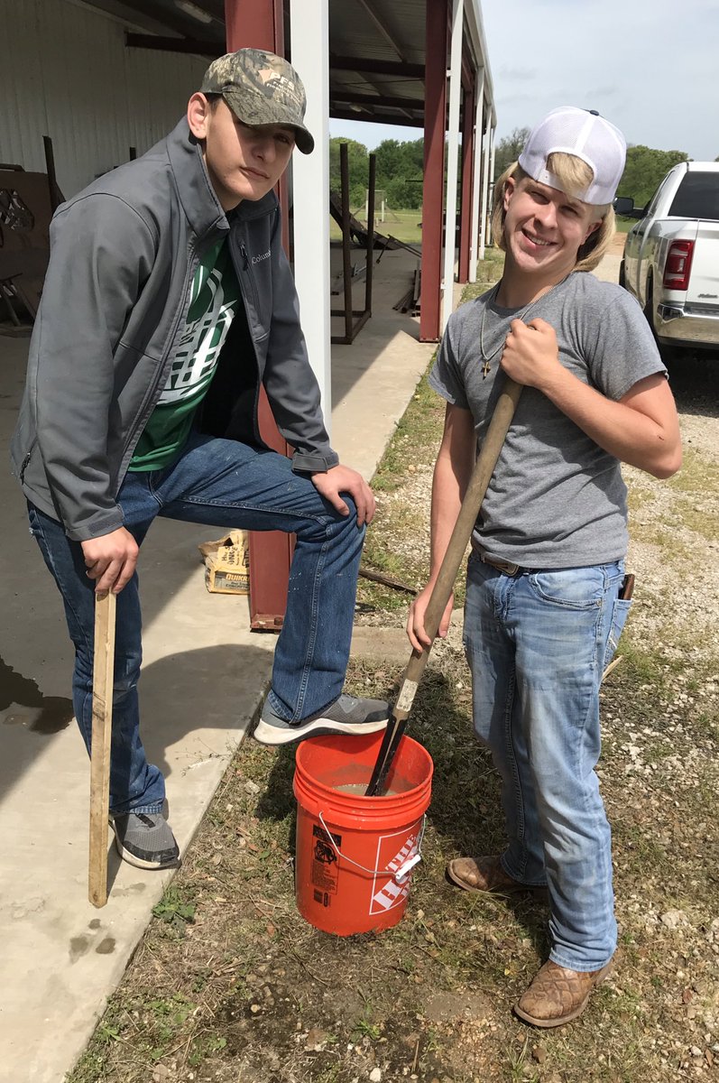 cantonffa's tweet image. In Mr. Leach’s Ag Mechanics class, we learned all about making concrete forms and mixing concrete! We had a blast and everyone enjoyed it.
