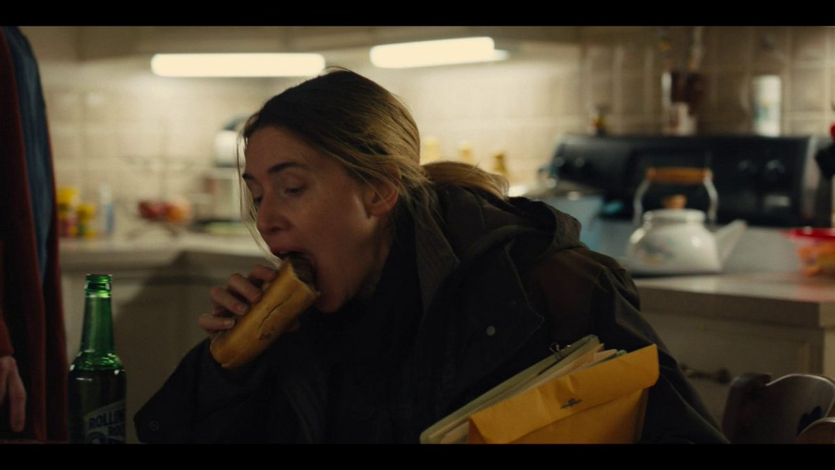 Ongoing THREAD of Kate Winslet drinking, eating, and vaping on HBO's "Mare of Easttown"