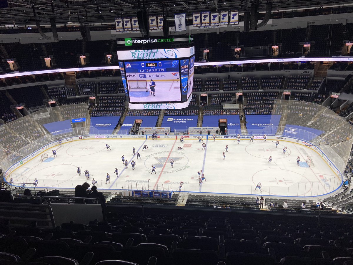 PothCpoth's tweet image. Cardinal baseball yesterday.  Blues hockey tonight.  Can’t get any better than this!    LGB!