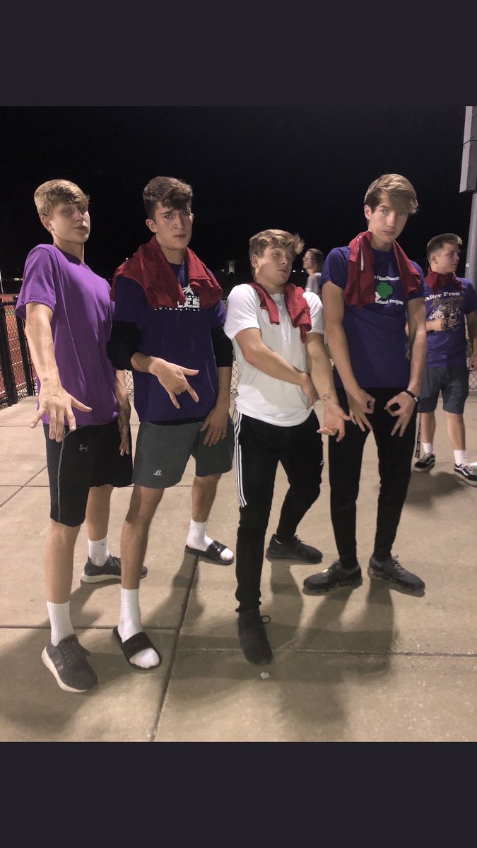xboxcod77's tweet photo. Happy birthday @GoebelSammy 😈 https://t.co/DGWYqYm5NC
