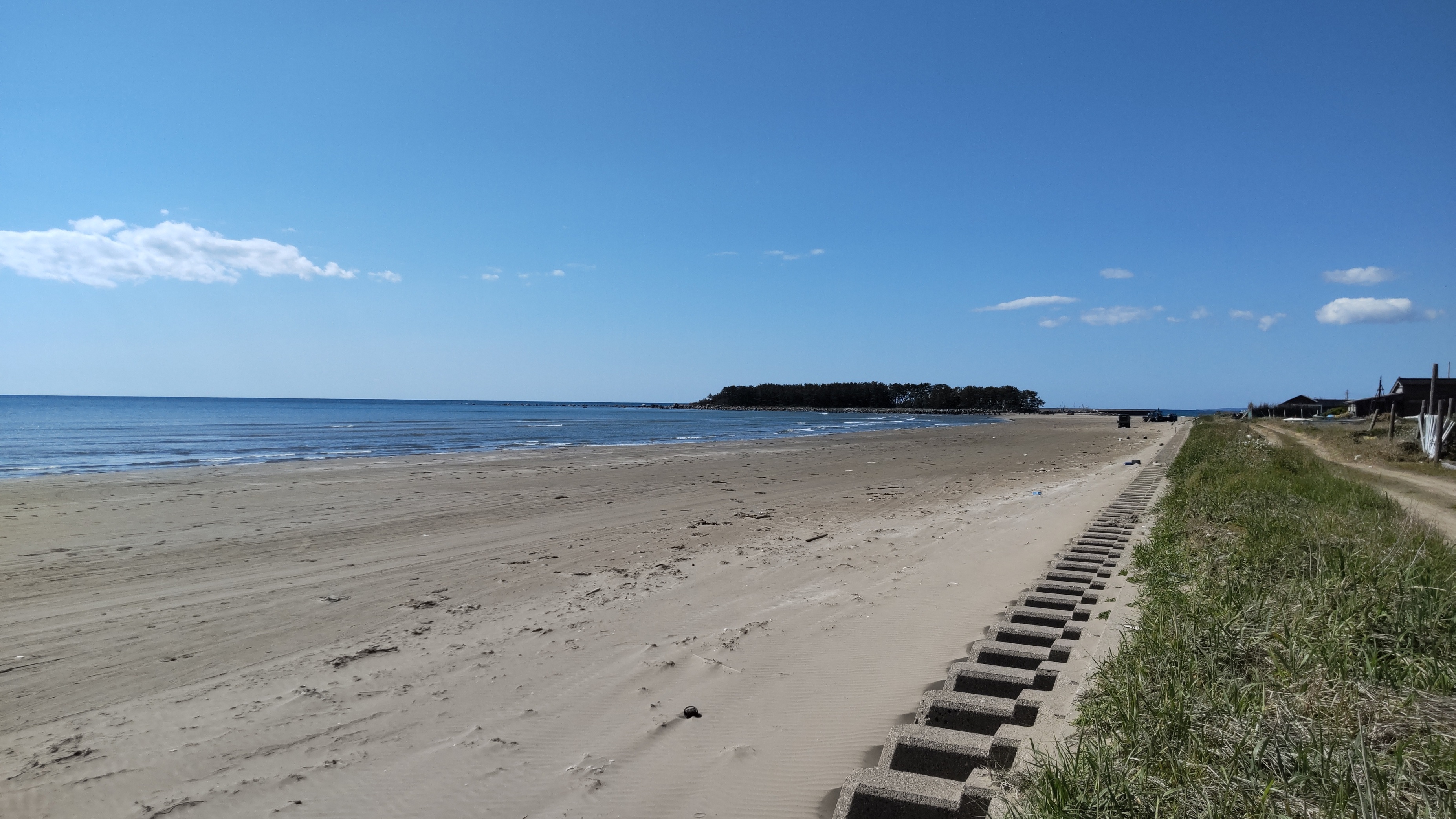 いこいの村能登半島 4 27能登 いこいの村 今日も朝から良いお天気です 本日 明日と2日間施設は休業に入ります 29日から営業再開しますのでよろしくお願いします 写真は昨日の柴垣海岸 本当にきれいな砂浜で昔海水浴でお世話になった方も