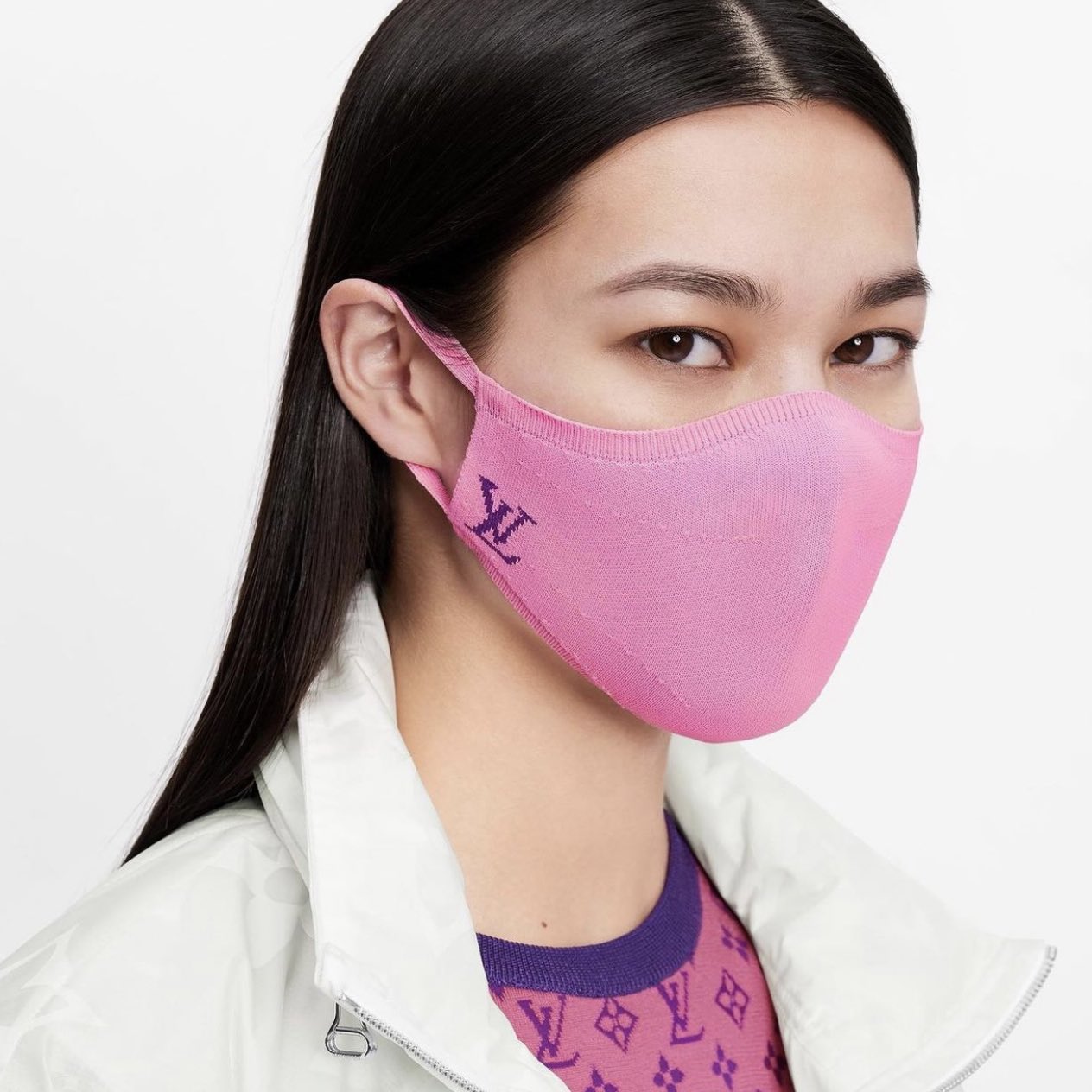 LOUIS VUITTON Maille Face Mask Pink LV Logo Beautiful Unused with
