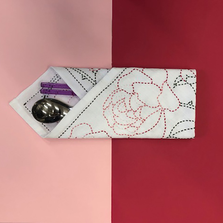 チューリップ株式会社 花ふきん Sashiko Worldの新しい使い方をご紹介 花ふきんのこんな使い方はいかがでしょう 例えば マイ箸入れ 完成した花ふきんの使い方を 皆さんも是非コメントで教えてください Doggy 刺し子 Sashikoworld