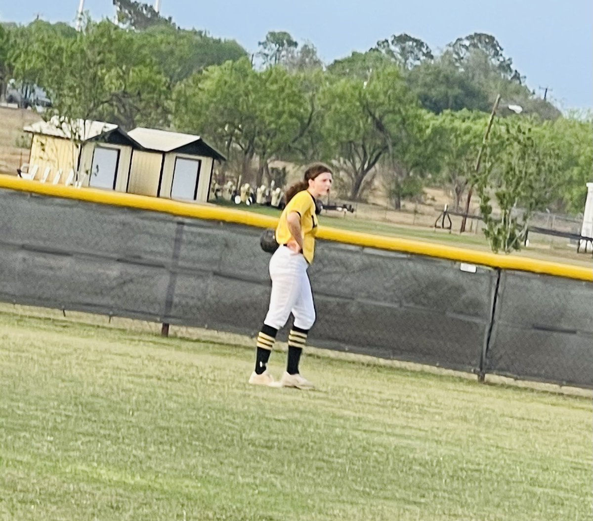LoriLwilson23's tweet photo. Great catch by Keith and Natalia leaves bases loaded bottom of 5th Lytle 13 Natalia 7 @lytleisd @LytleSoftball @KChotshue81 https://t.co/jGtFRPiFDj