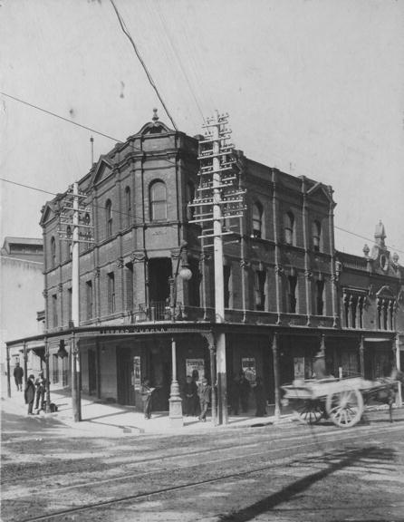 THEN we went to the pub. This is where Fanny Durack grew up with 8 siblings. It was a sawdust-on-floor type of joint. You can imagine the fierce commitment it took for her to eventually become an Olympic champ. We were forced to drink beer for research purposes. 5/