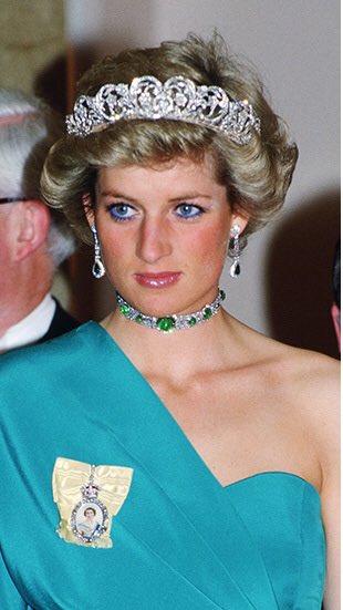Now take a deep breath & process THIS from MARCH 2017 From Angara Jewelry: This necklace -formed the Delhi Durbar parure. Queen Mary remodeled it in 1920’s. She [Queen Mother] picked up this timeless jewelry to pass on to Diana as a wedding gift https://www.nowtolove.com.au/royals/british-royal-family/princess-diana-influence-in-harrys-proposal-to-meghan-35850