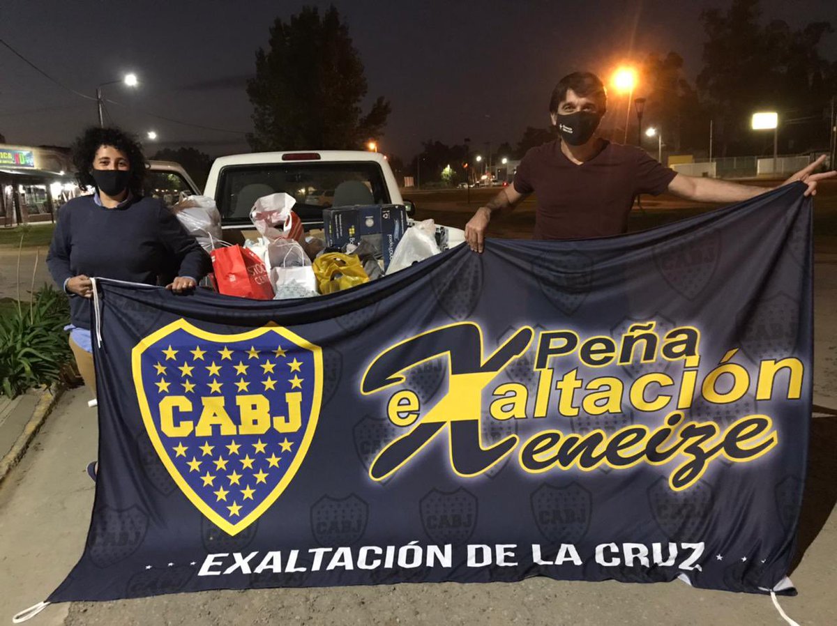 A Boca lo hace grande su gente! A través de una acción solidaria se entregó ropa y calzado a una vecina de la localidad de Parada Robles, quien se encargará de destinarlo a familias que sufrieron un incendio días atrás. Gracias a todos los que colaboraron.