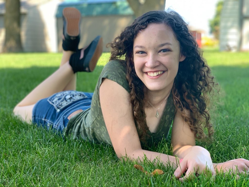 Senior Choir Member of the day is Emily Rossow! Her favorite memory of her time in choir is getting to know her friends. Her favorite song she performed was Ritmo! Next year, Emily is majoring in Business Management at MN West.