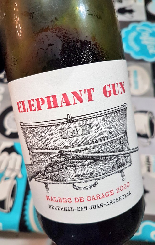 diegoelboster's tweet photo. #ElephantGun '20  este año del Valle de Pedernal ( antes venía de Barreal ) y con algo de merlot, sin paso por madera, bien fresco, frutado y con una marcada acidez, simple, rico y sin maquillajes...🍷 https://t.co/uyztvWsv63