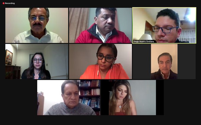 URGENTE| Con 9 votos a favor y 3 abstenciones, la Comisión aprueba la moción presentada por <a href="/Gabitegui/">Gabriela Larreátegui</a>, que dispone la aprobación del informe para el segundo debate en el Pleno de la <a href="/AsambleaEcuador/">Asamblea Nacional</a>, de las reformas a la #LeyContrataciónPública.