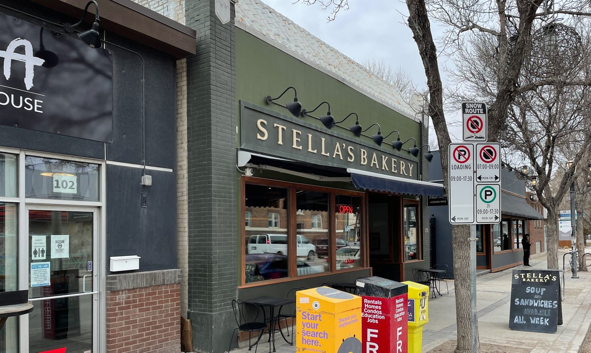 Safeway operated both chains under distinct banners for several years. In 1937, there were 31 Safeway stores and 22 Piggly Wigglys in Winnipeg. Many were located on the same block, like on Sherbrook Street. Stella’s Bakery was a Safeway and Handsome Daughter was a Piggly Wiggly.