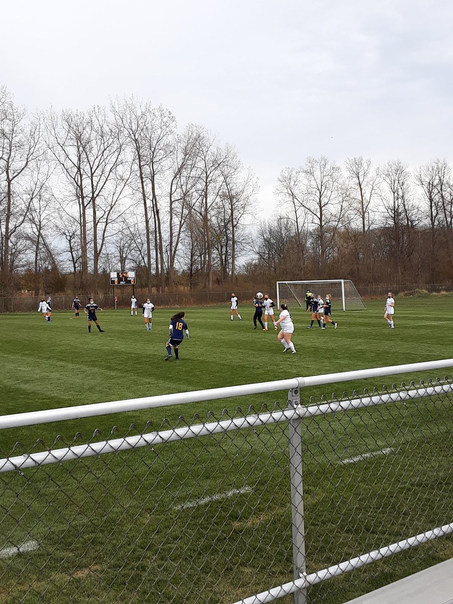 NicholeBontomas's tweet photo. Had a great time watching LHS Soccer vs. Port Huron Northern tonight. #wearelamphere https://t.co/TnilyKahjK