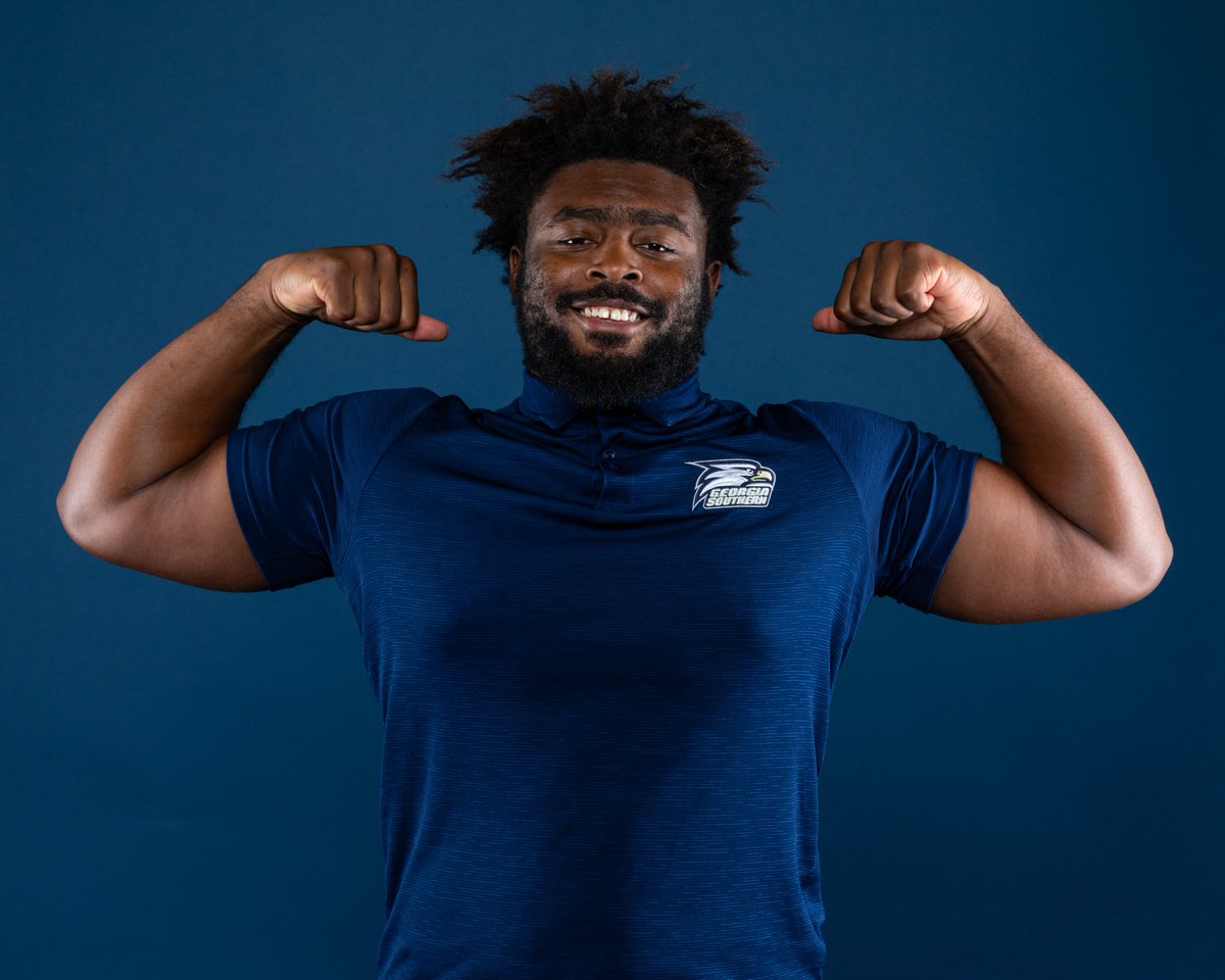 GSAthletics_FB's tweet photo. Male Strength &amp; Conditioning Athlete of the Year 😤💪

#HailSouthern | @RandyWadeJr1 https://t.co/2EYKC8c7gr