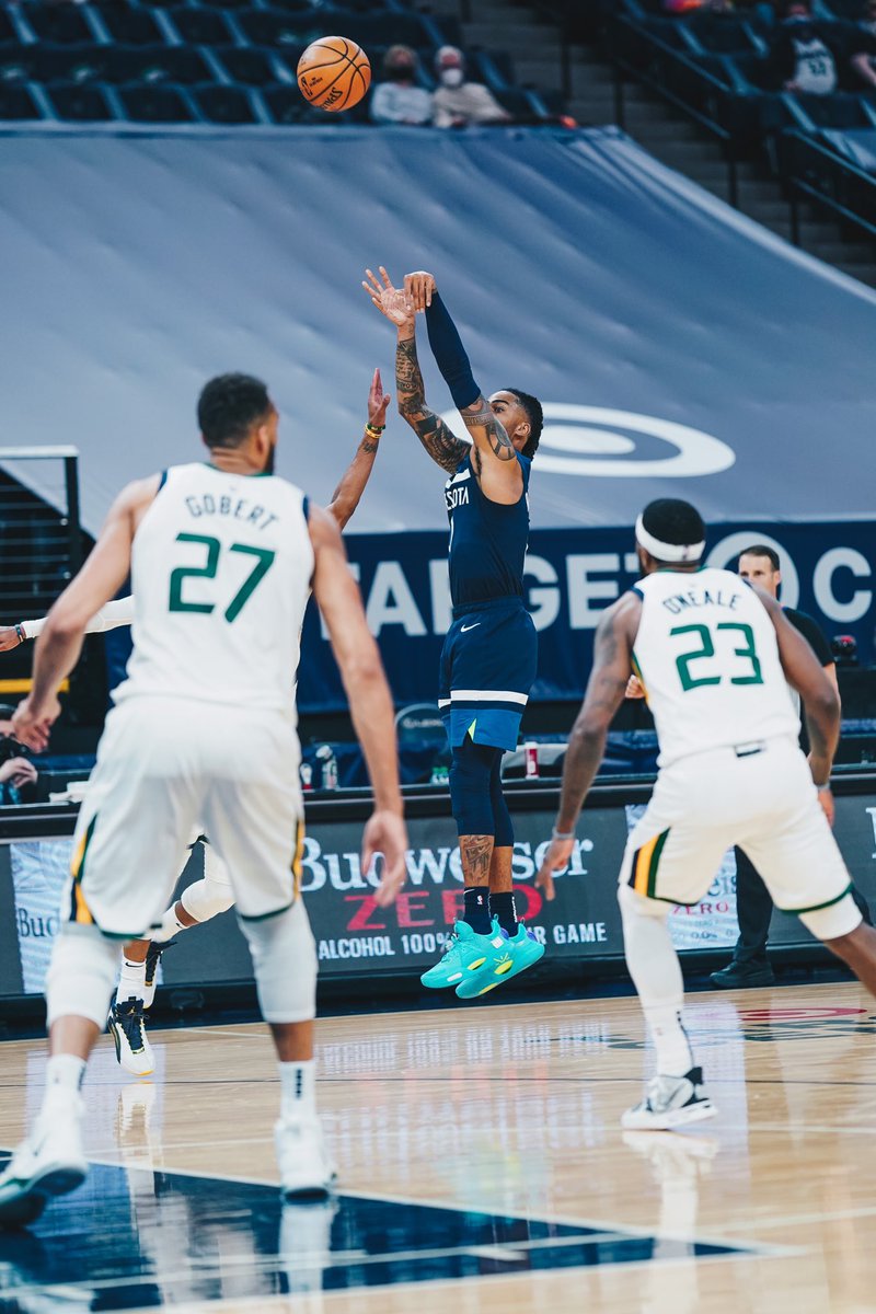 Timberwolves's tweet image. ALL HE NEEDS IS A LITTLE SPACE 🥶🥶🥶