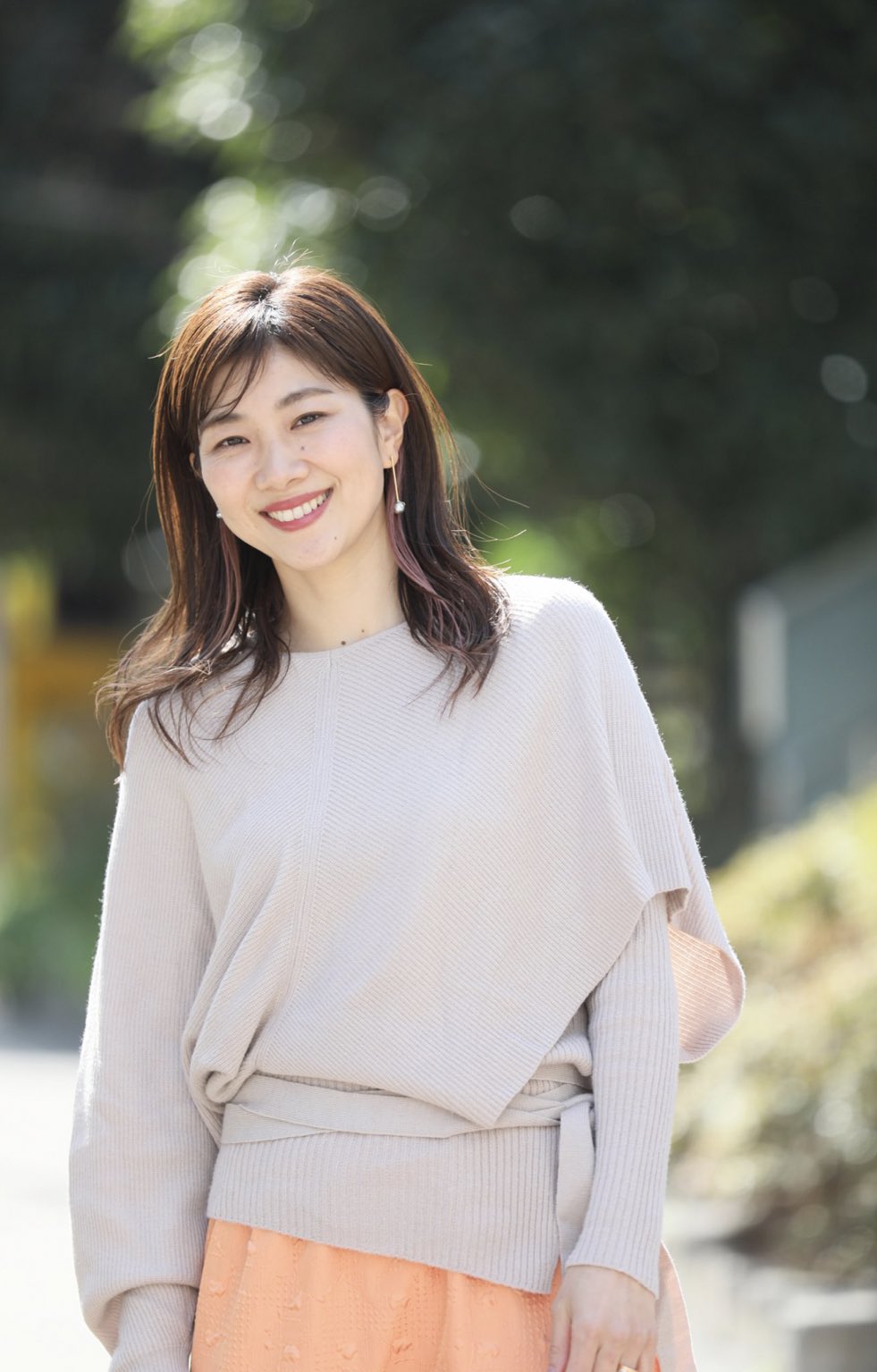 潮田玲子モデル 【 後編 】 「出回る写真には苦しめられました。」 やられるがままだった現役時代。  「オグシオペア」として活躍した元選手であり、現在はキャスターとしても活躍する傍ら、絵本の出版もした潮田玲子さん🏸 今だからこそ ...