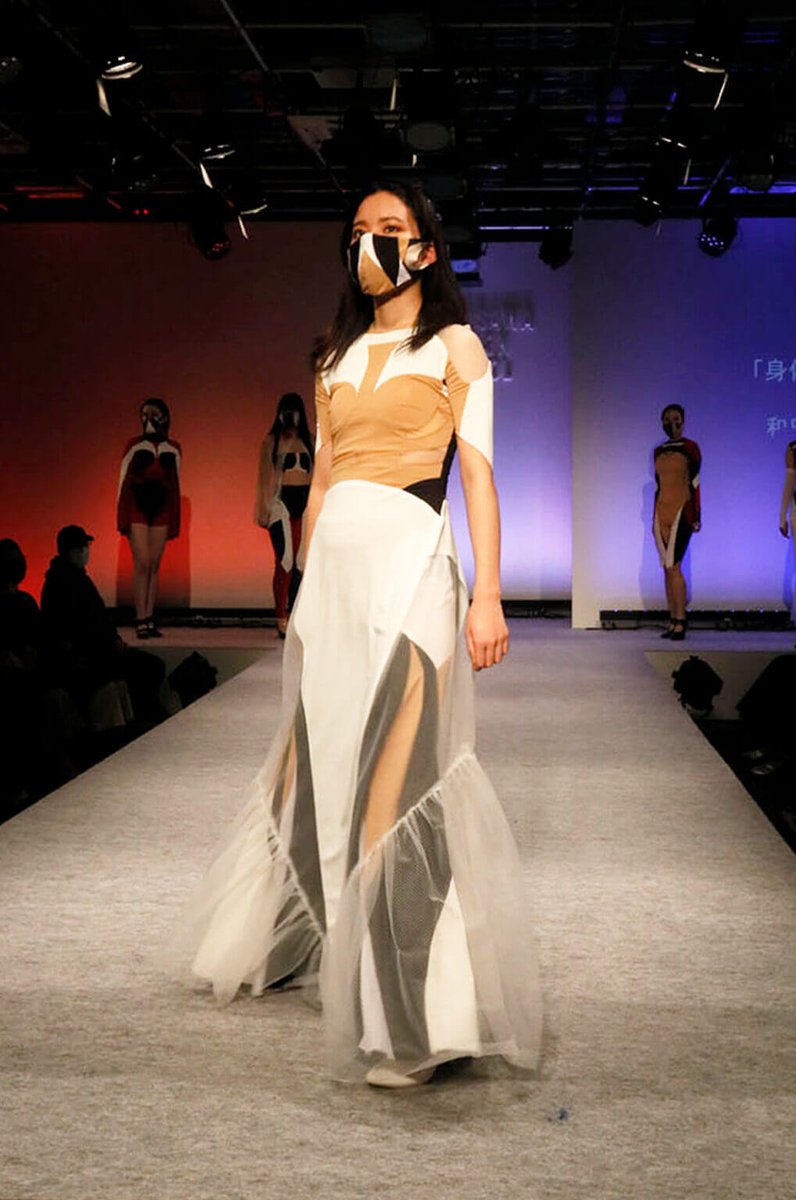 専門学校 桑沢デザイン研究所 Official 卒業生作品展 桑沢21 の昼間部fd専攻 ゼミのご紹介です 藤田恭一ゼミ テーマ 創 纏 ファンタジー 平面を立体に立ち上げ まとう 表現は人それぞれ まずはじっくりと布に付いて考える 作品 専門学校 桑沢デザイン研究所 Official 卒業生作品展 桑沢21 の昼間部fd専攻 ゼミのご紹介です 藤田恭一ゼミ テーマ 創 纏 ファンタジー 平面を立体に立ち上げ まとう 表現は人それぞれ まずはじっくりと布に付いて考える 作品