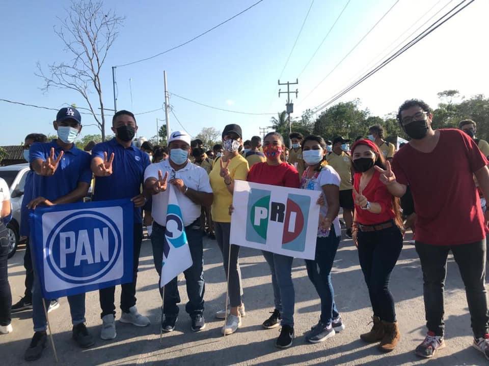 MxTulum's tweet image. ¡Vamos con todo! 🤝🇲🇽

Muchas gracias a los amigos y vecinos de la colonia ejidal por sumarse al proyecto que encabeza el candidato a presidente municipal de Tulum @VictorMasT 

#VaPorTulum
#VaPorQuintanaRoo
#VaPorMéxico