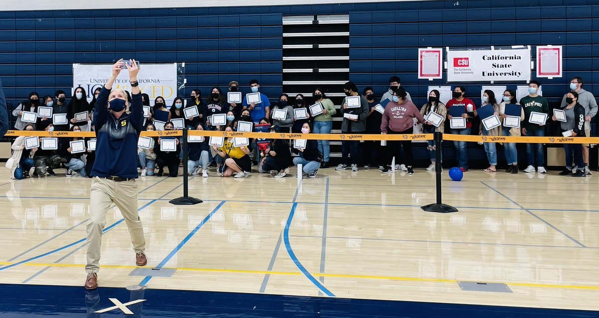 SHS_Pathways's tweet image. Keeping with Liles tradition, Principal Anderson @meandermath  takes a selfie with our Wildcats...at the Valedictorian Luncheon.