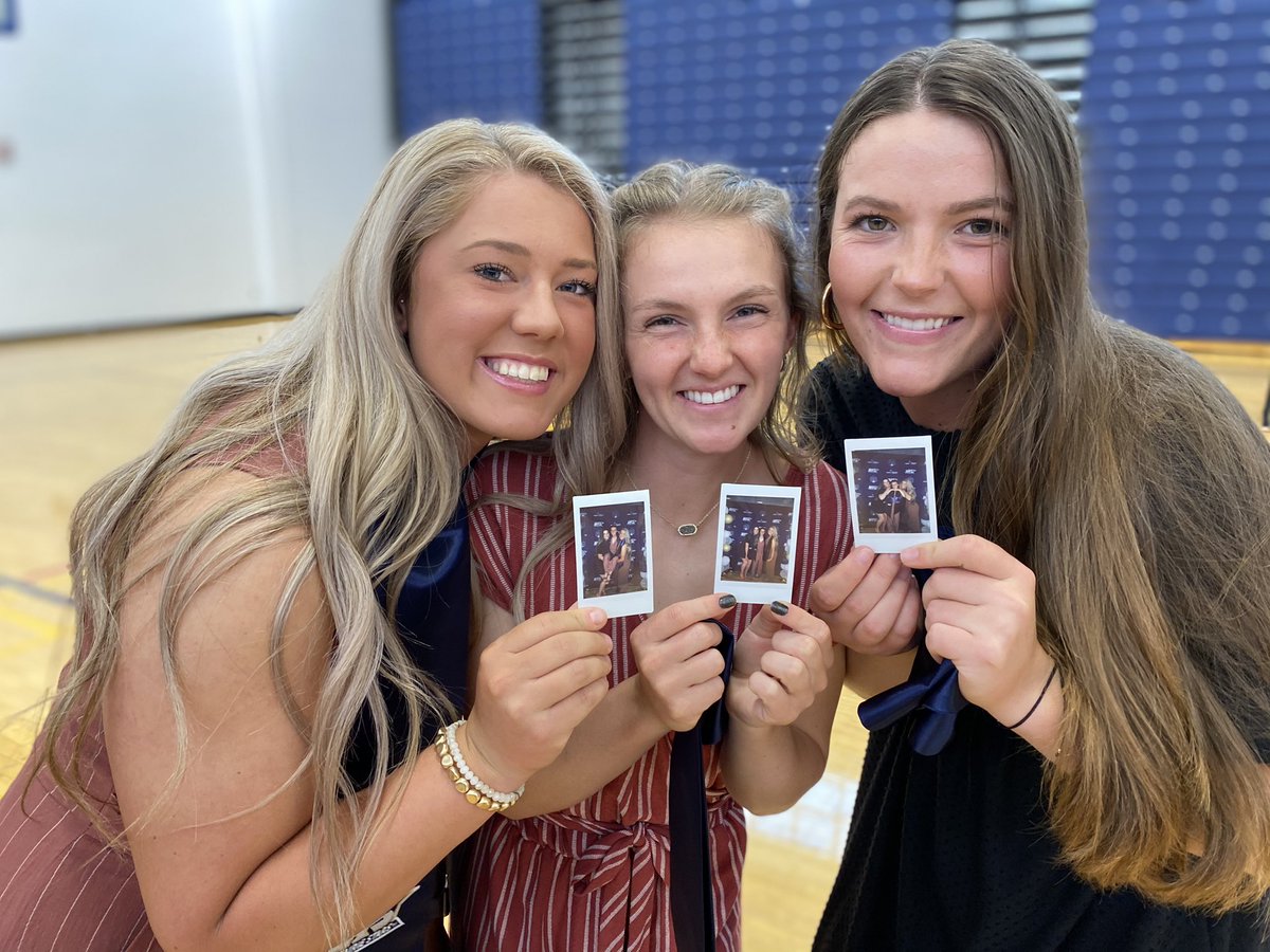 UIS_Softball's tweet photo. ✨A Night of Stars✨ https://t.co/msiO8bxttM