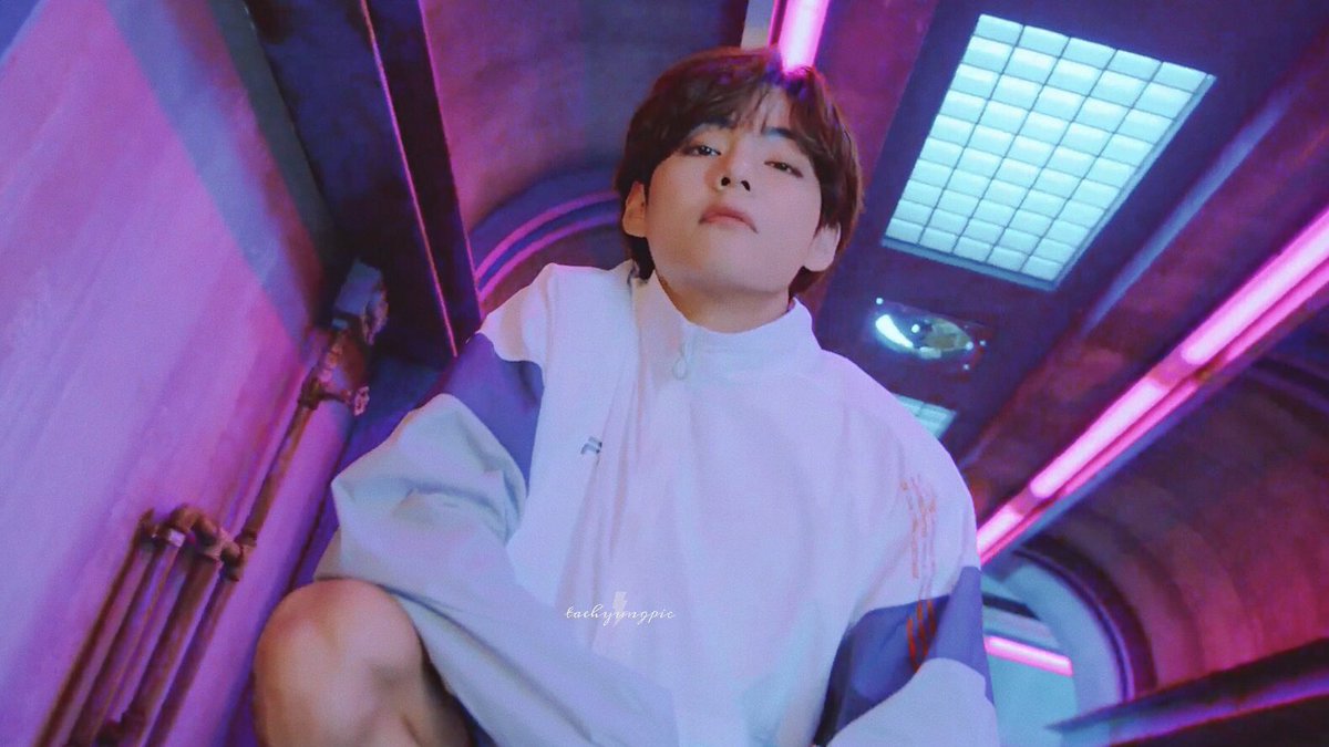 taehyung pics⚡️ tweet media