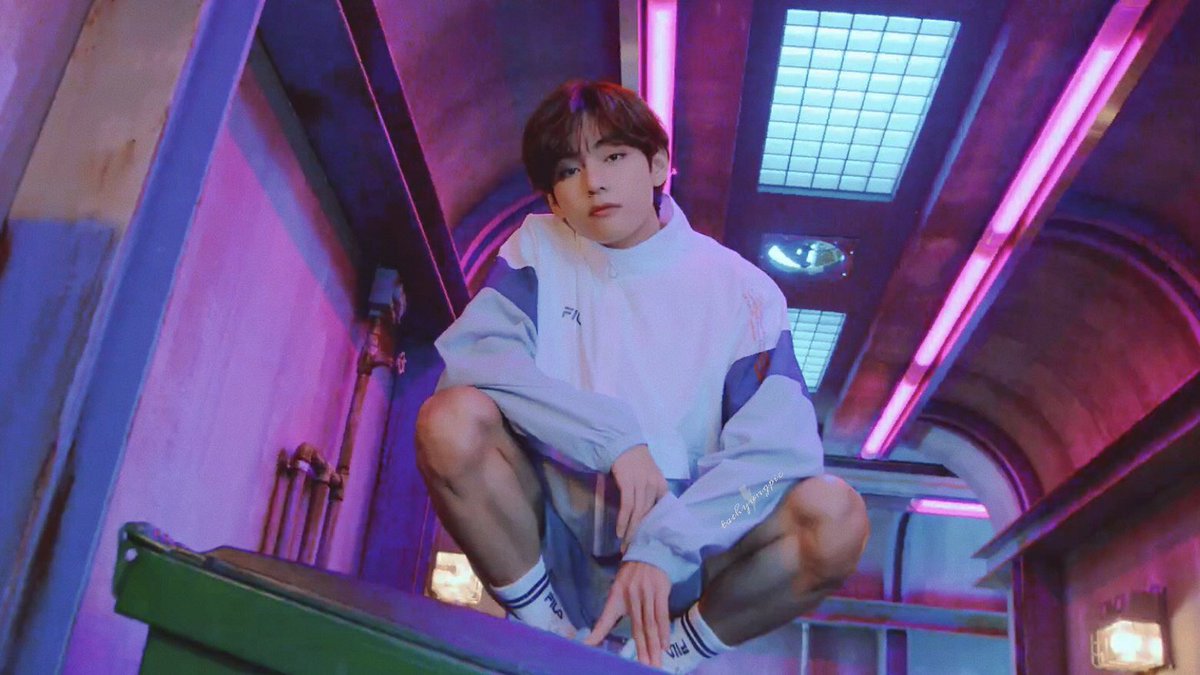 taehyung pics⚡️ tweet media