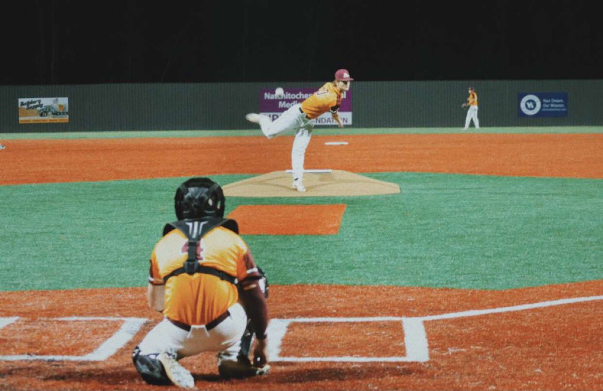 connorstokes_4's tweet photo. Love you for life Chief baseball!❤️ @NCChiefsBSB https://t.co/6nBXeR7WzQ