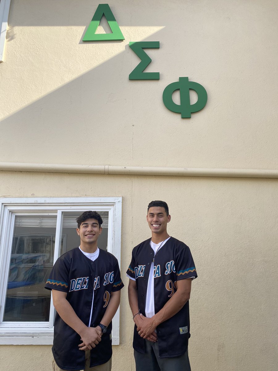 BETTER MEN MONDAY

This past week our chapter President, Robert Terrell was awarded Fraternity Member of the Year along with our brother Abraham Perdomo for being awarded Emerging Leader of the Year! 

#BetterMenMonday
#EverProud