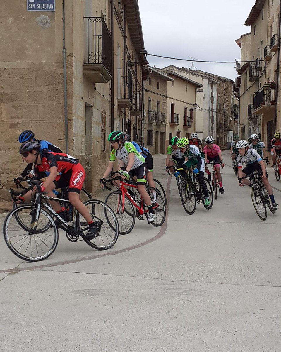 🚴🏼‍♀️ 🏰 CICLISMO DE COMPETICIÓN EN ALLO 🏰 🚴🏼‍♀️

Fotos de la carrera de bicis de este domingo en Allo.

<a href="/CcestellaL/">Ccestella/LizarraTe</a>

👉🏻 facebook.com/ayto.villadeal…