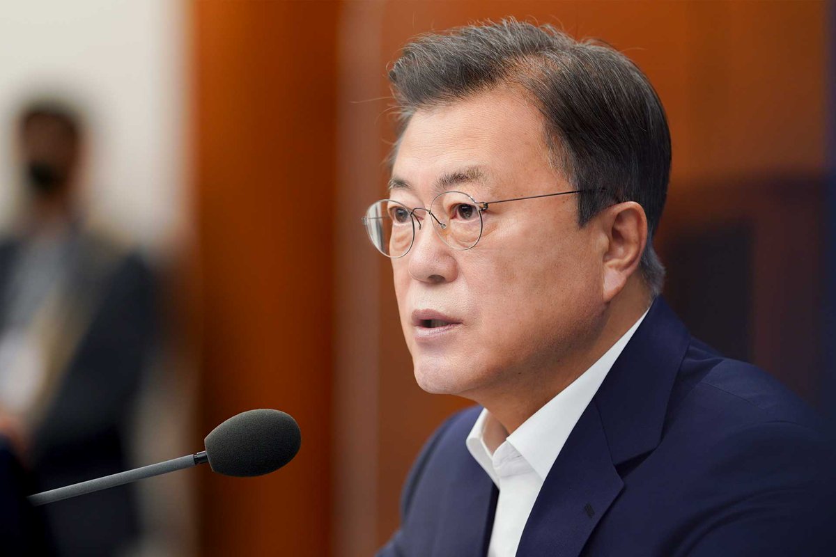 남·북 정상이 8천만 겨레 앞에서
판문점 선언을 한 지 어느덧
3년이 되었습니다.
도보다리의 풍경이 아직도
눈에 선하지만, 하노이 북미회담
결렬 이후 교착 상태가 장기화
되고있어 매우 안타까운
심정입니다.