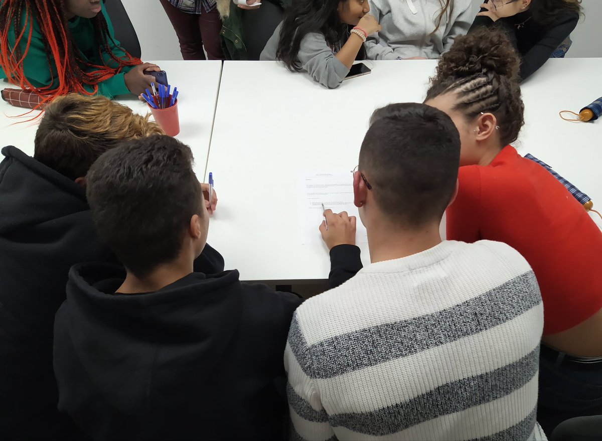 Necesitamos un local cedido o con alquiler muy bajo en la zona de Rondilla y/ o Santa Clara para desarrollar cursos de formación para personas en paro castigadas por la pandemia. ☎️ 983378285