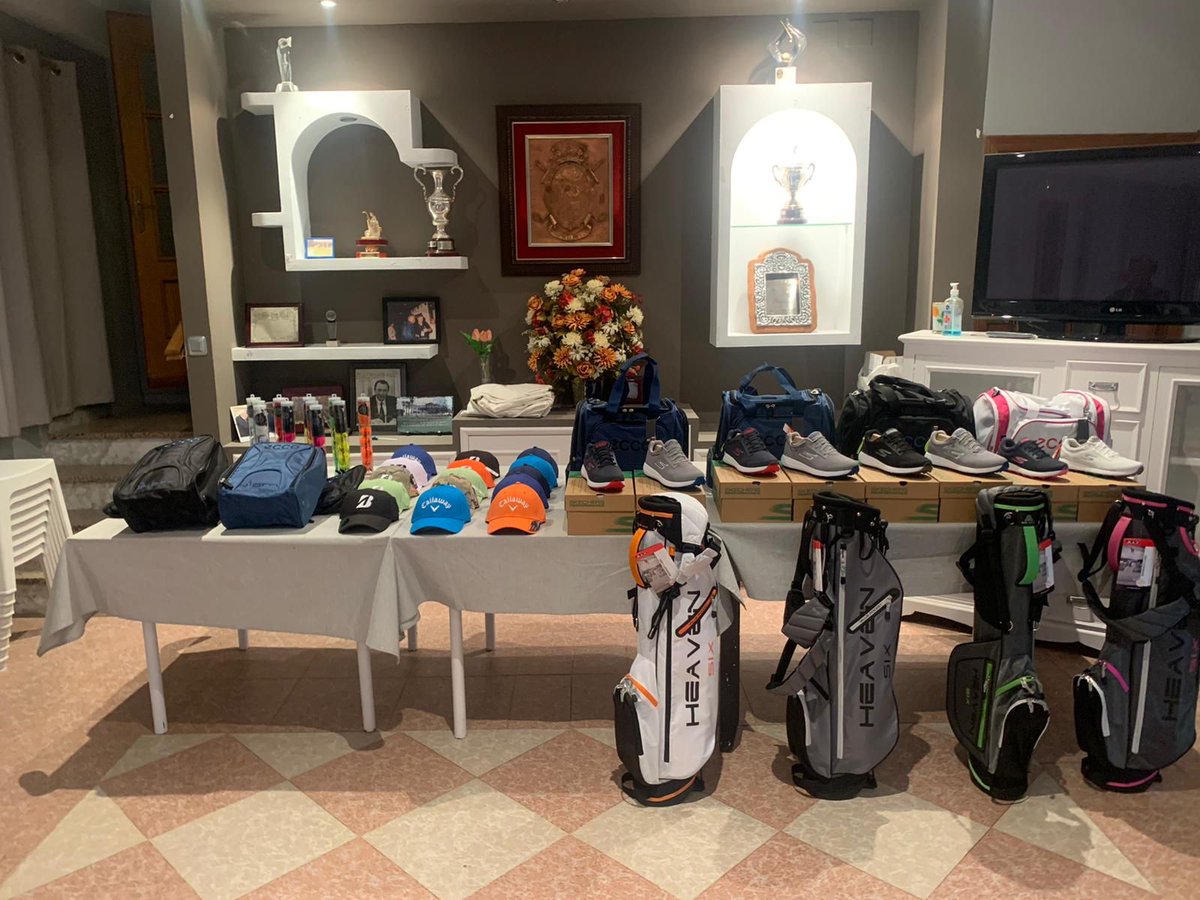 Holiday Golf tweet media