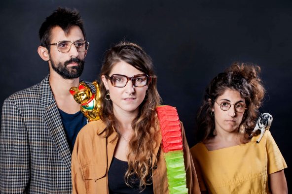 🟠Les Hermanas <a href="/picohueso/">Hermanas Picohueso</a> fan un #AssaigObert a #Tàrrega del seu 'P-Acte idiota' en el marc del programa #SuportALaCreació. Queden poques cadires, però alguna en queda. Si voleu venir, feu reserva‼️
📅29 d’abril 
⏰20h
📌Nau 18. Cal Trepat
🎟️ RESERVES ▶️ bit.ly/3gNdu1j