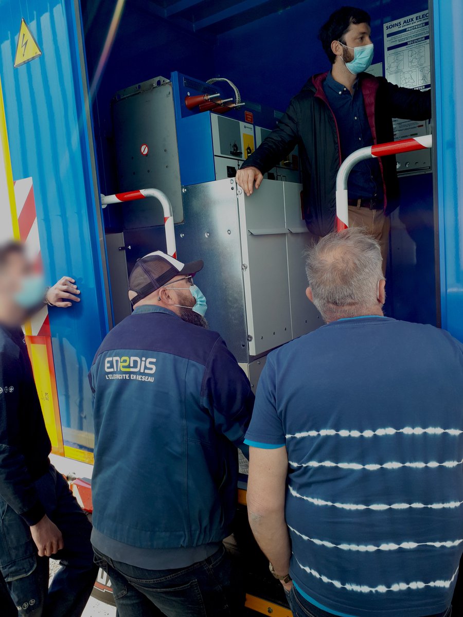 𝗙𝗼𝗿𝗺𝗮𝘁𝗶𝗼𝗻 𝗲𝘁 𝗮𝗰𝗰𝗼𝗺𝗽𝗮𝗴𝗻𝗲𝗺𝗲𝗻𝘁 
La satisfaction du client au❤️de nos préoccupations: chez @ReyesGroupe, on l'𝗮𝗰𝗰𝗼𝗺𝗽𝗮𝗴𝗻𝗲 𝗱𝗮𝗻𝘀 𝗹𝗮 𝗽𝗿𝗶𝘀𝗲 𝗲𝗻 𝗺𝗮𝗶𝗻 𝗱𝘂 𝗺𝗮𝘁𝗲́𝗿𝗶𝗲𝗹. Ici chez <a href="/enedis/">Enedis</a> LARO