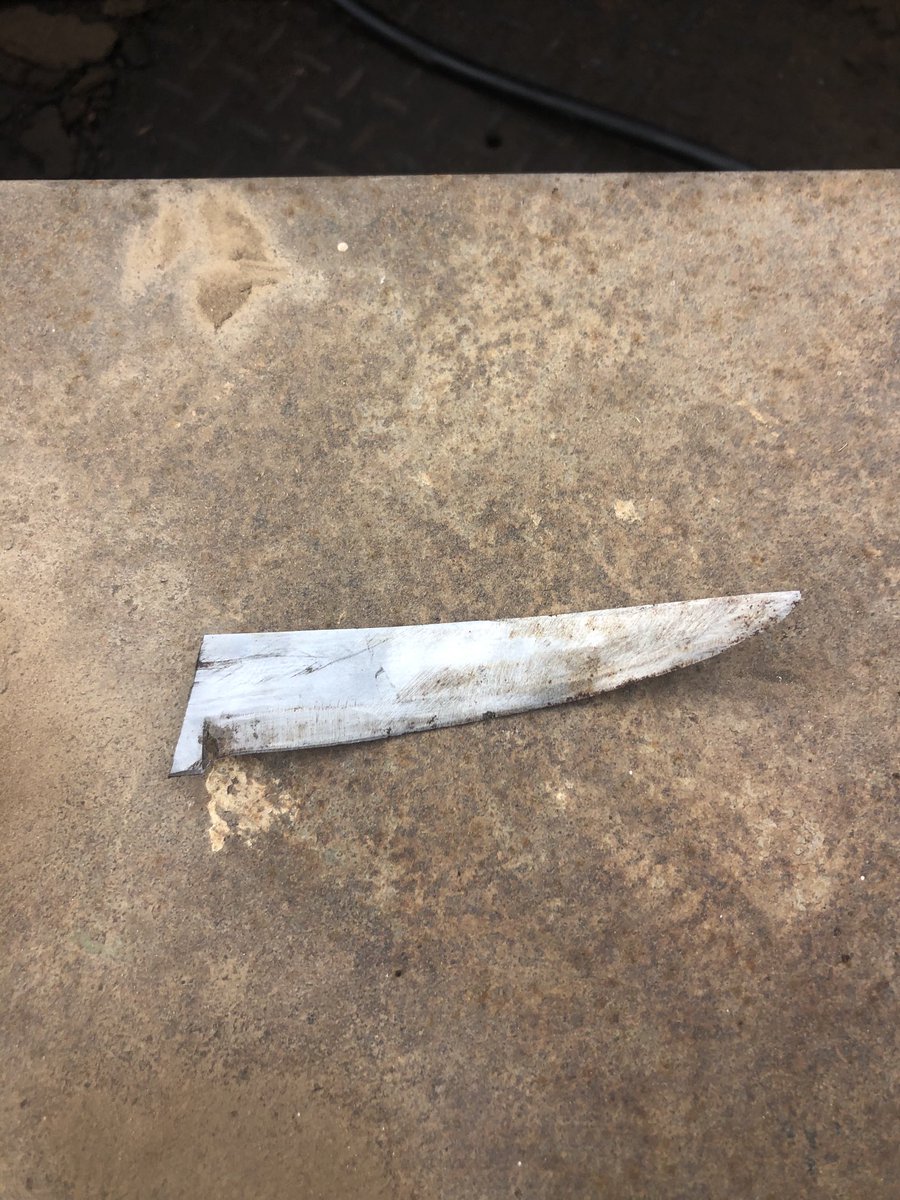 Anyone lost a fishing knife. Found it on the highway heading south in the tyre of my airseeder.
#tyreplugs#fingerscrossed