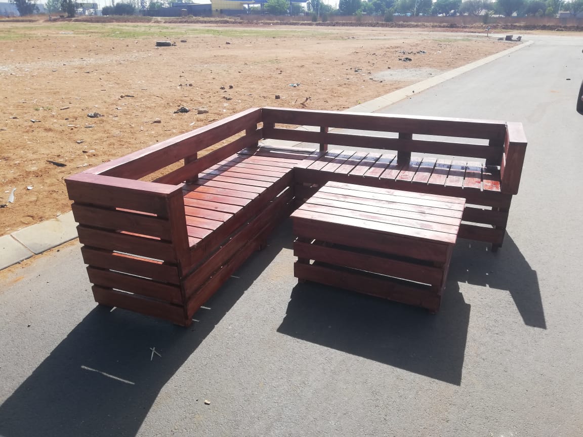 Outdoor furnitures for sale 
Call/whatsapp:0814947452 
Located at Boksburg 
#DJSBU 
Prices:R1800