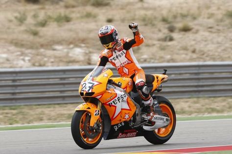 Sp_Motociclismo's tweet photo. 🔴⚪️🟠 ¿Qué diseño especial del @HRC_MotoGP te gustó más?

🔁 Valentino Rossi (Valencia)
❤️ Casey Stoner (Aragón) https://t.co/gYpIxhONYr