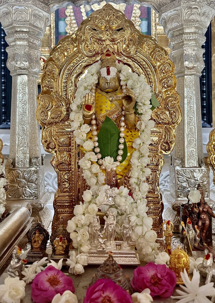 KChiruTweets's tweet photo. అందరికి హనుమజ్జయంతి శుభాకాంక్షలు.ఈ హనుమజ్జయంతి కి ఓ ప్రత్యేకత ఉంది.హనుమాన్ మనవాడే అని.. మన తిరుమల కొండల్లోనే జన్మించాడని ఆధారాలతో సహా తిరుమలతిరుపతి దేవస్థానం ఋజువు చేసింది.ఎక్కడివాడు ఎప్పటివాడు అన్న విషయం పక్కనపెడితే మన గుండెలో కొలువైన SuperMan Lord HanuMan🙏🏻#HanumanJayanti2021 https://t.co/kfEBnQ0p6b