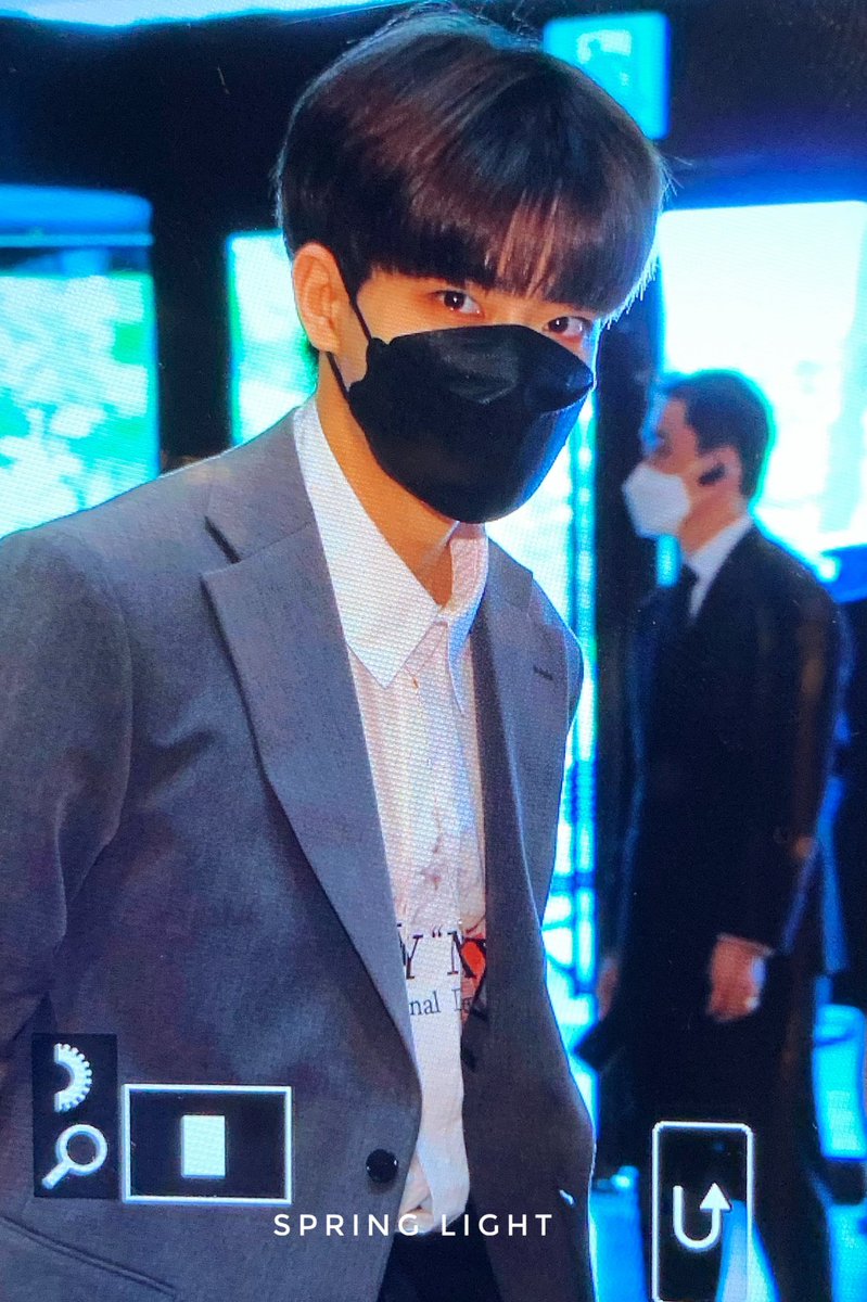 210427 브랜드대상 출근 #빅톤 #VICTON #수빈 #정수빈

수빈이 오늘 완전 귀요미다 ˃̵͈̑ᴗ˂̵͈̑