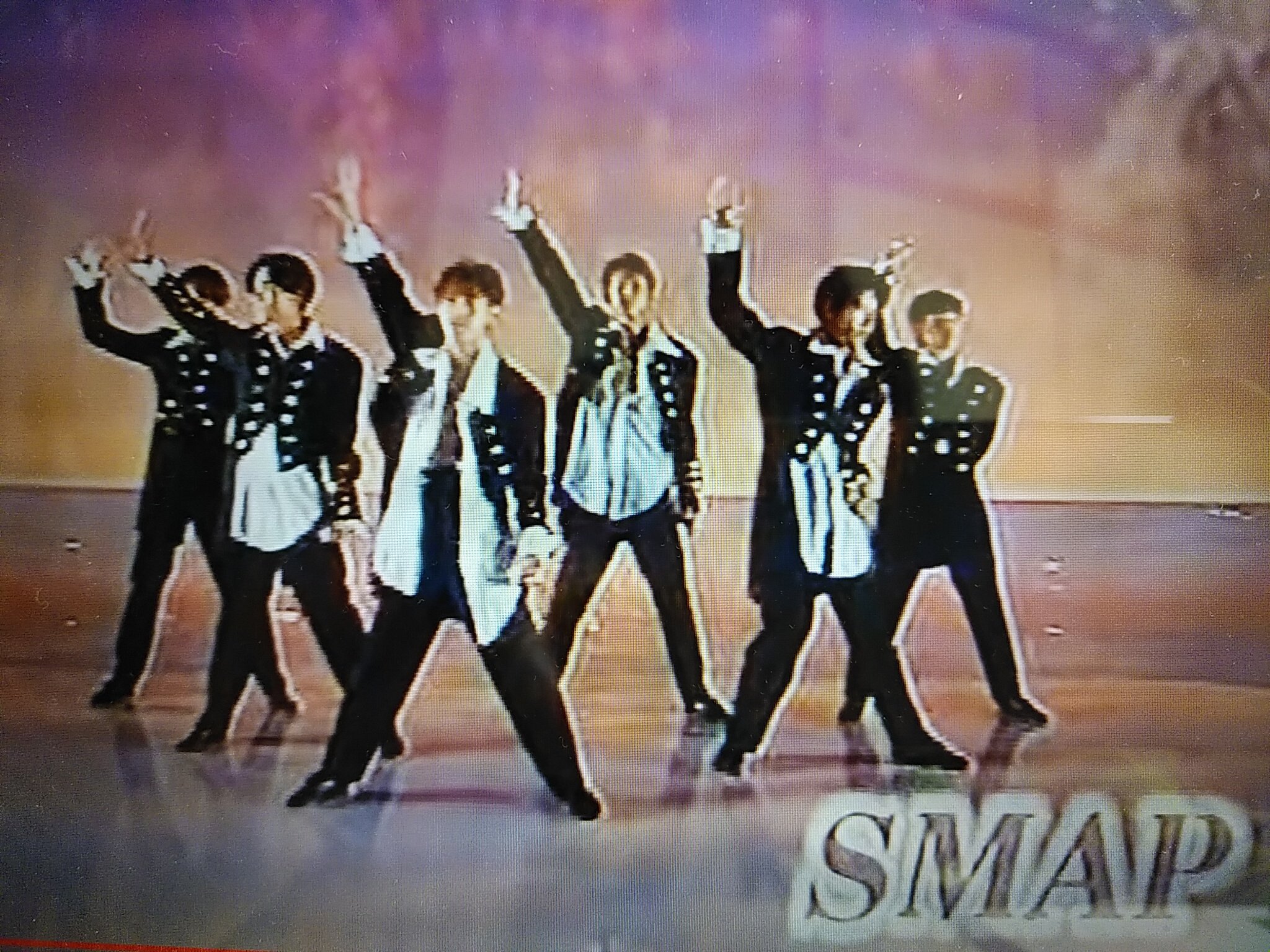 ট ইট র けいきゅんた 桜っ子クラブ Smap 君は君だよ この衣装の動画探していましたね 王子様みたいで素敵なデザインだけど シャツの裾がで出ているのがだらしないところも 歌は事前収録されたものですね T Co Yb80sl1nos ট ইট র