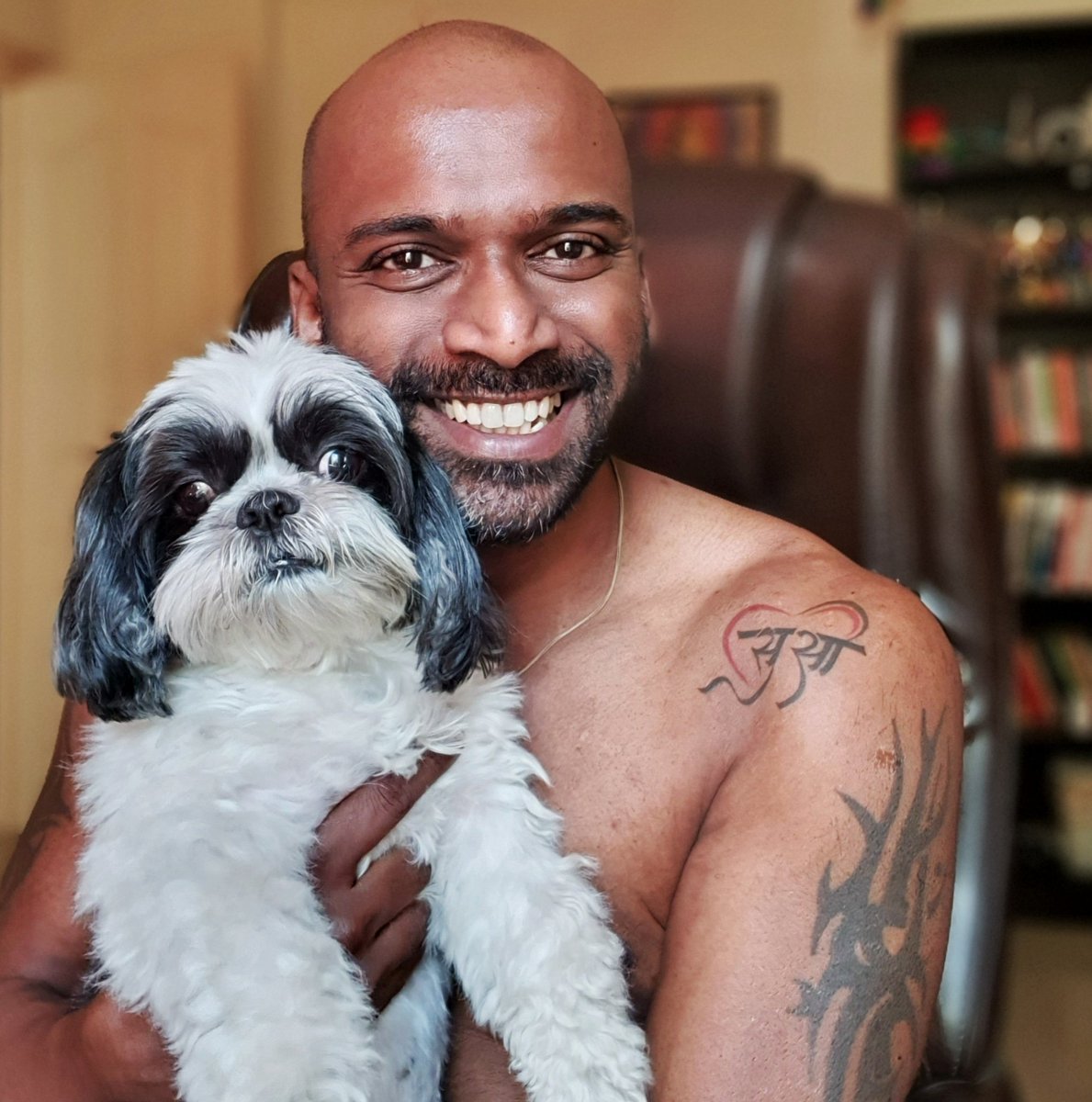 sureshramdas's tweet photo. Feeling loved & cute...
Might delete later!!!
#shihtzu #shihtzuparents #tuesdayvibes #love #cute #petparent #pet #petdaddy https://t.co/J6QDT4YX21