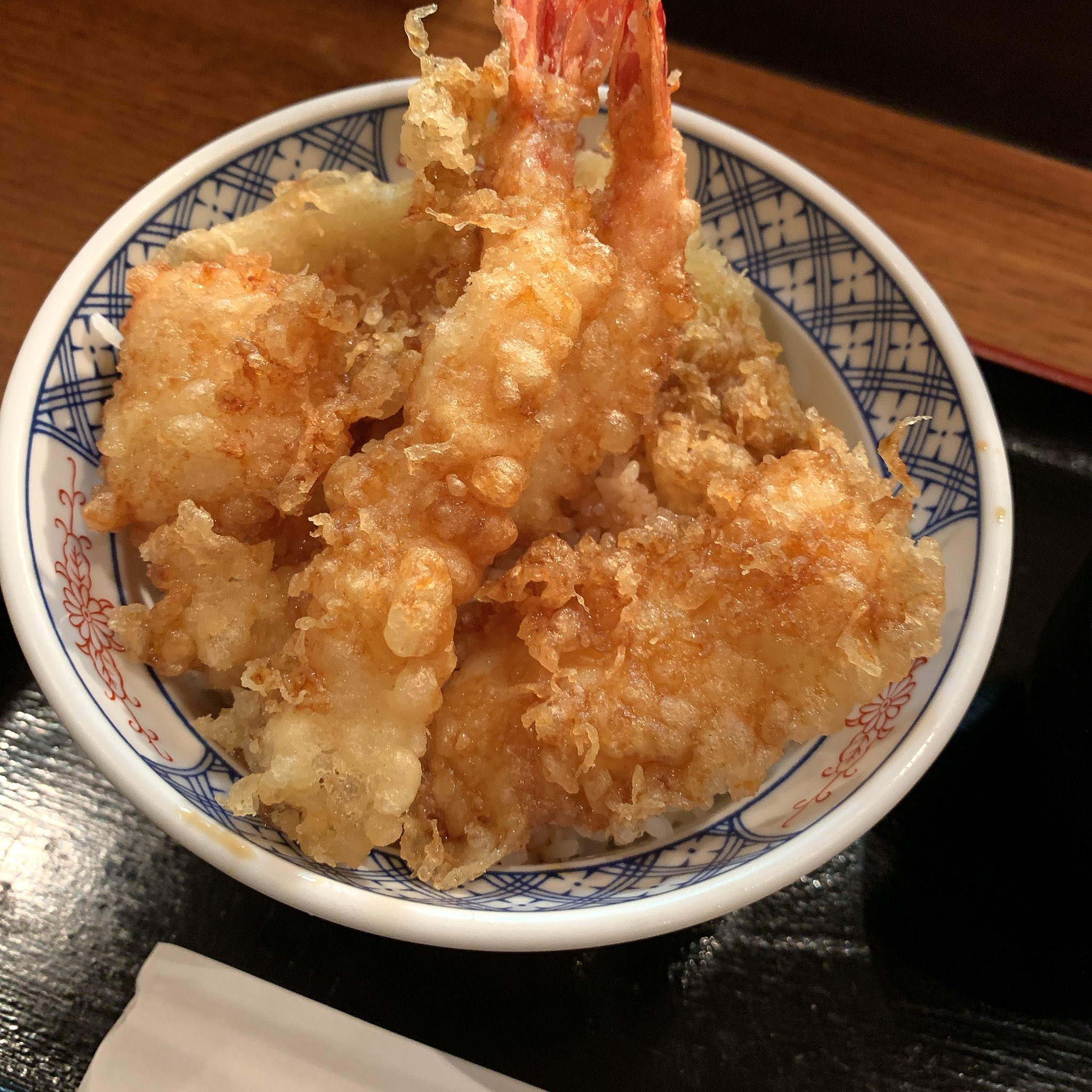 تويتر トシゾー على تويتر Coco壱とかはなまるうどんとかなか卯とか入りたすぎて震えたけど なんとか東京駅 までたどり着いて天丼を食いました 美味かった 駅構内の店もけっこう閉まってた 食うもん食ったのでササっと帰ります T Co Anm7erii2w