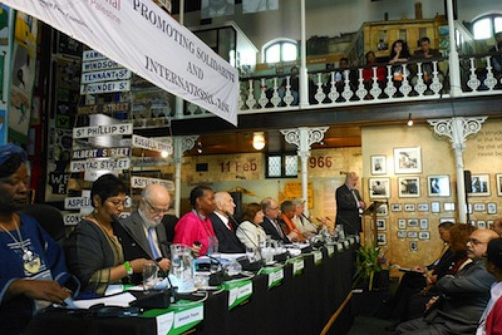4/ In 2011, the  @russelltribunal on  #Palestine sitting in Cape Town concluded that "Israel’s rule over the Palestinian people, wherever they reside, collectively amounts to a single integrated regime of  #apartheid":  http://www.russelltribunalonpalestine.com/en/sessions/south-africa/south-africa-session-%E2%80%94-full-findings/cape-town-session-summary-of-findings.