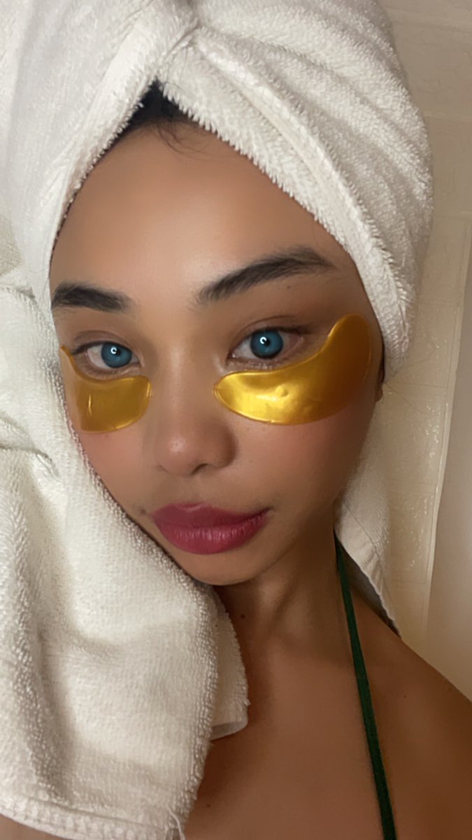 MeganBeautyPH's tweet photo. “They say the eyes are the window to the soul.”🌻 - Maymay Entrata
Make sure your undereyes are pampered and nourished with Megan Hydro Cool  Eye Gel Patch just like beshie Maymay!🥰 https://t.co/9XvUouy6RU