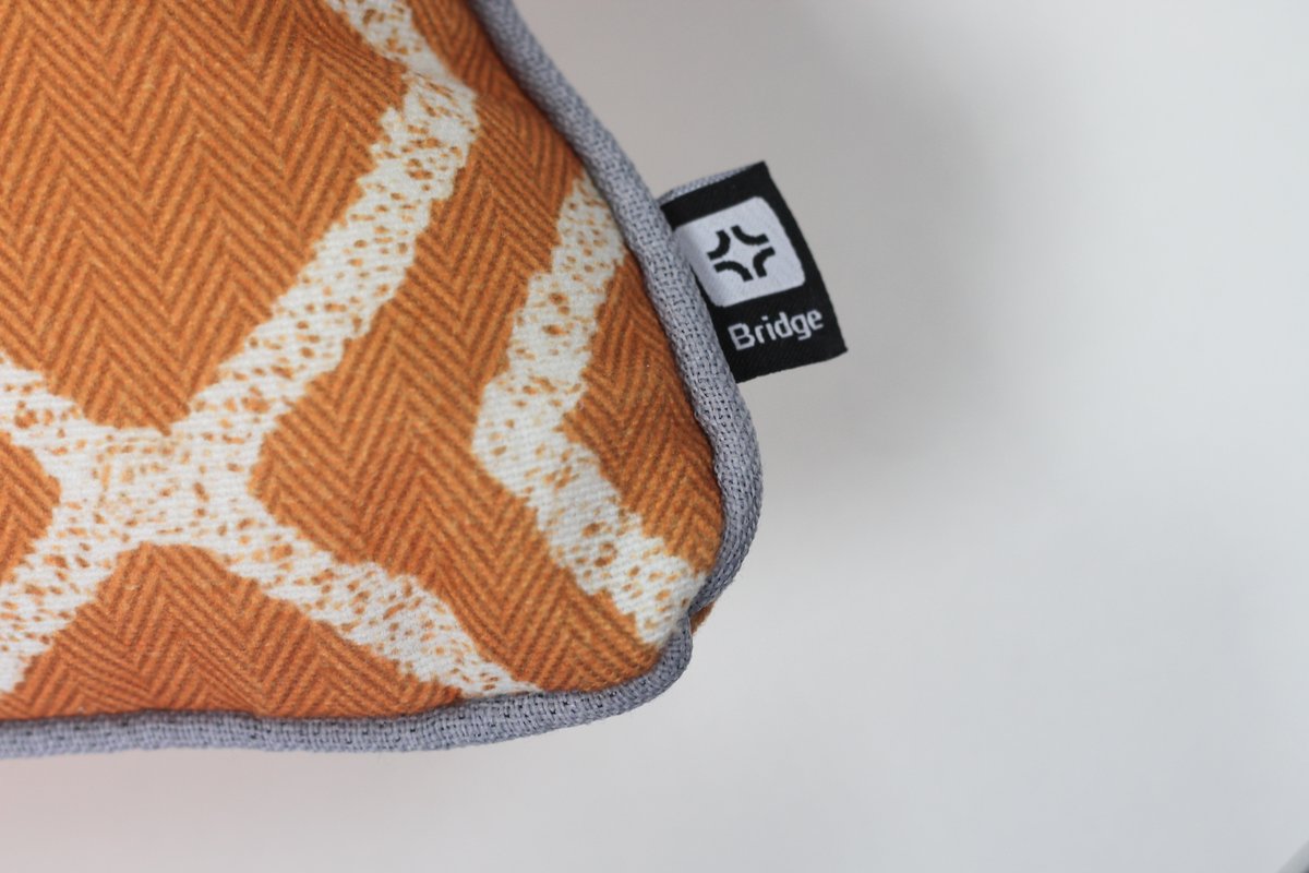 BridgeInteriorC's tweet image. We help you to ensure your brand is always the focal point, right down to your soft furnishings🏷️

Here's some examples of companies we've recently worked with that wanted that premium look  with customized tags!

#promote #labelled #softfurnishings #hotels #leisure