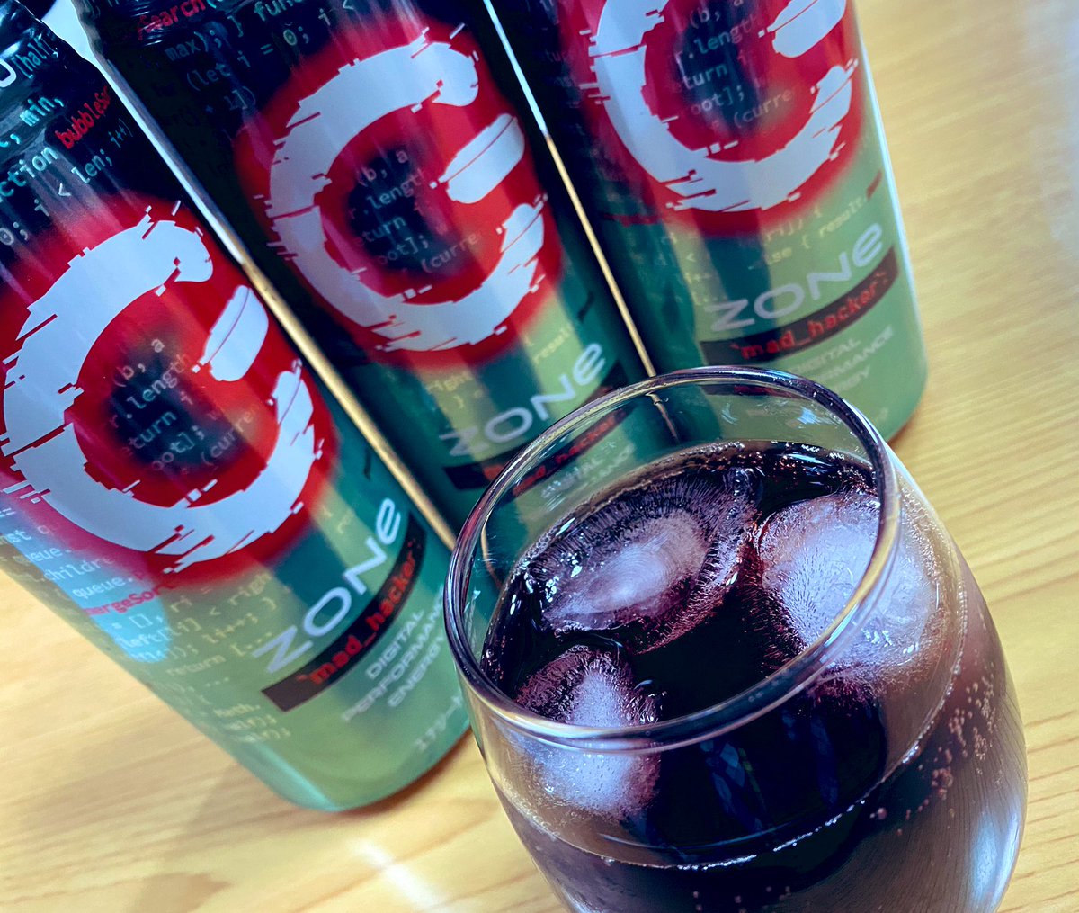 0530aiko's tweet image. ZONeエナジー引き換えてキタァ️⚠️
フルーティー🍇で飲みやすいね

#ZONeエナジー #madhacker