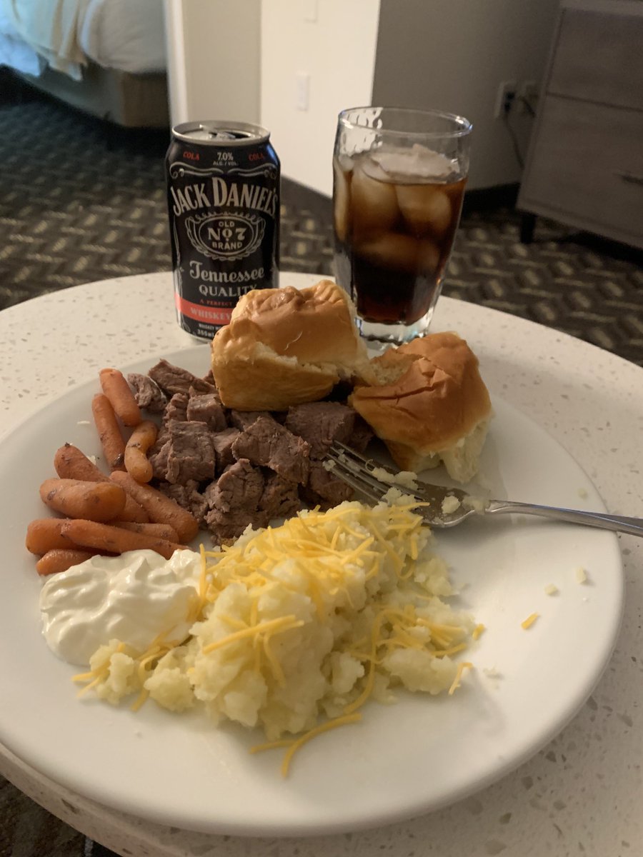 malif29's tweet photo. Best home cooked meal on a/an (over) night off. Plus taste testing a little unwind before calling it a night. Works for me https://t.co/XViSCMs1DK
